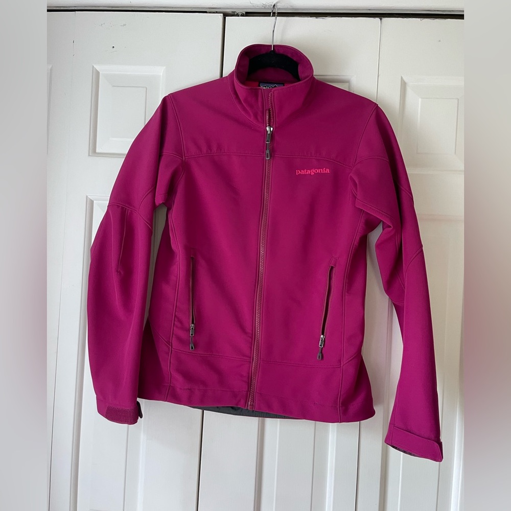 Patagonia womens xs soft shell jacket.